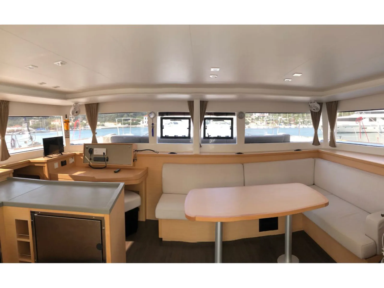 Lagoon 450F built 2019 Generator, A/C, Watermaker