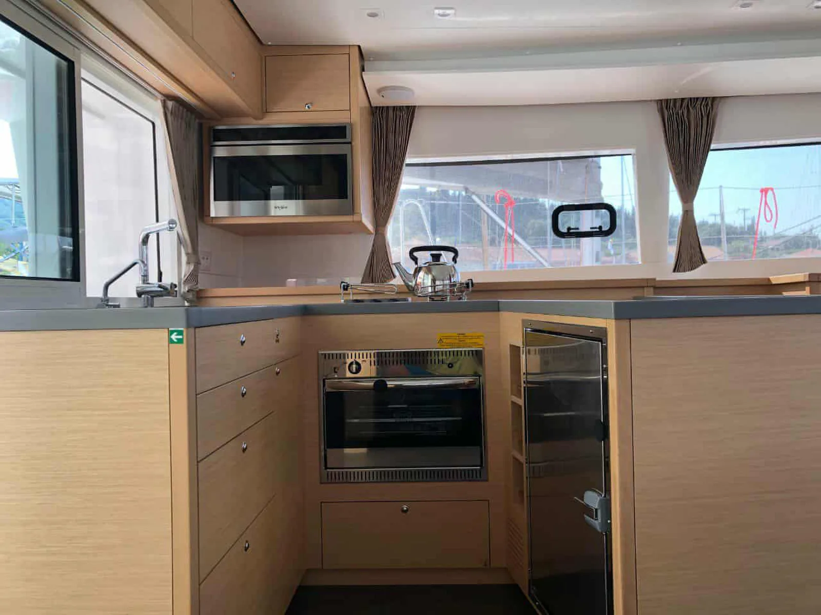 Lagoon 450F built 2019 Generator, A/C, Watermaker