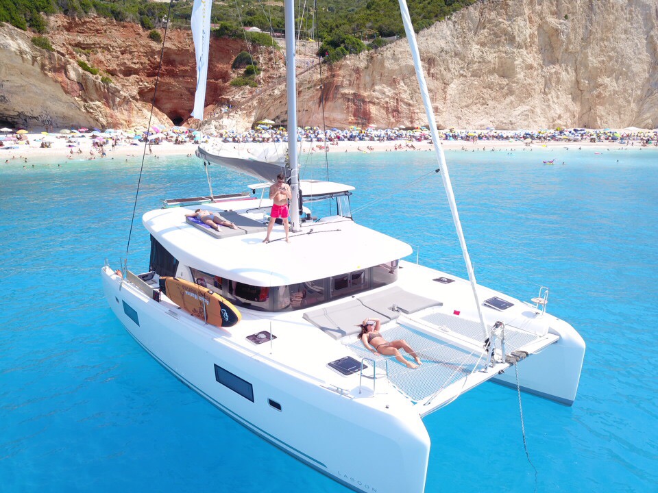 No Name: Forward Cabin #1 (Cabin Charter 2 pax) FULLY CREWED, ALL EXPENSES