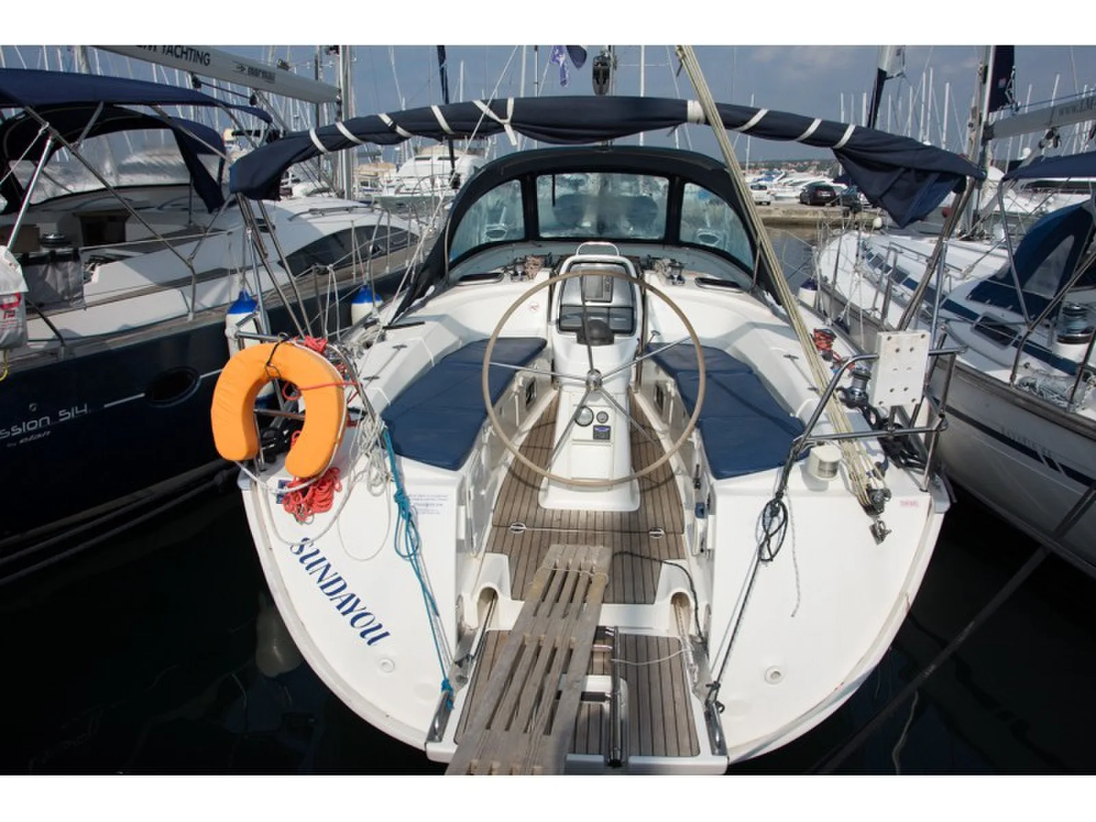(1132 BG) (sails 2015)