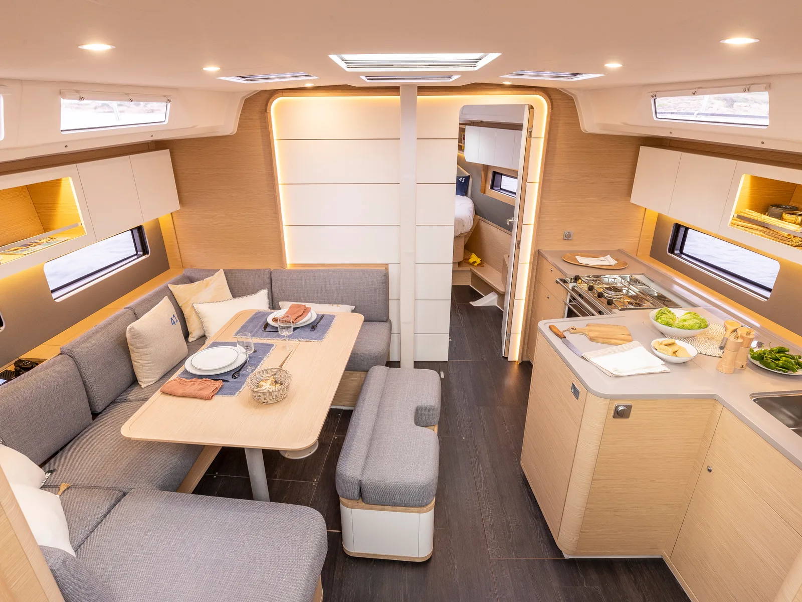 Sunsail 41.3 Premium Plus
