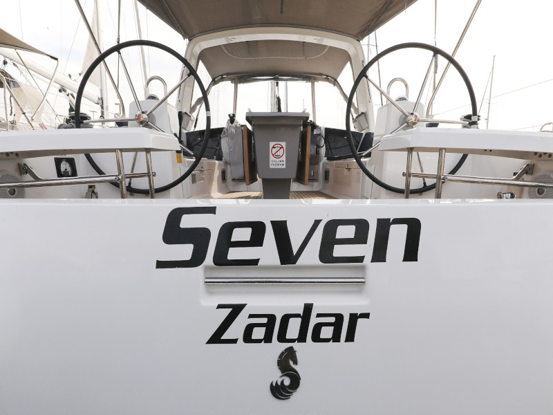 SEVEN 