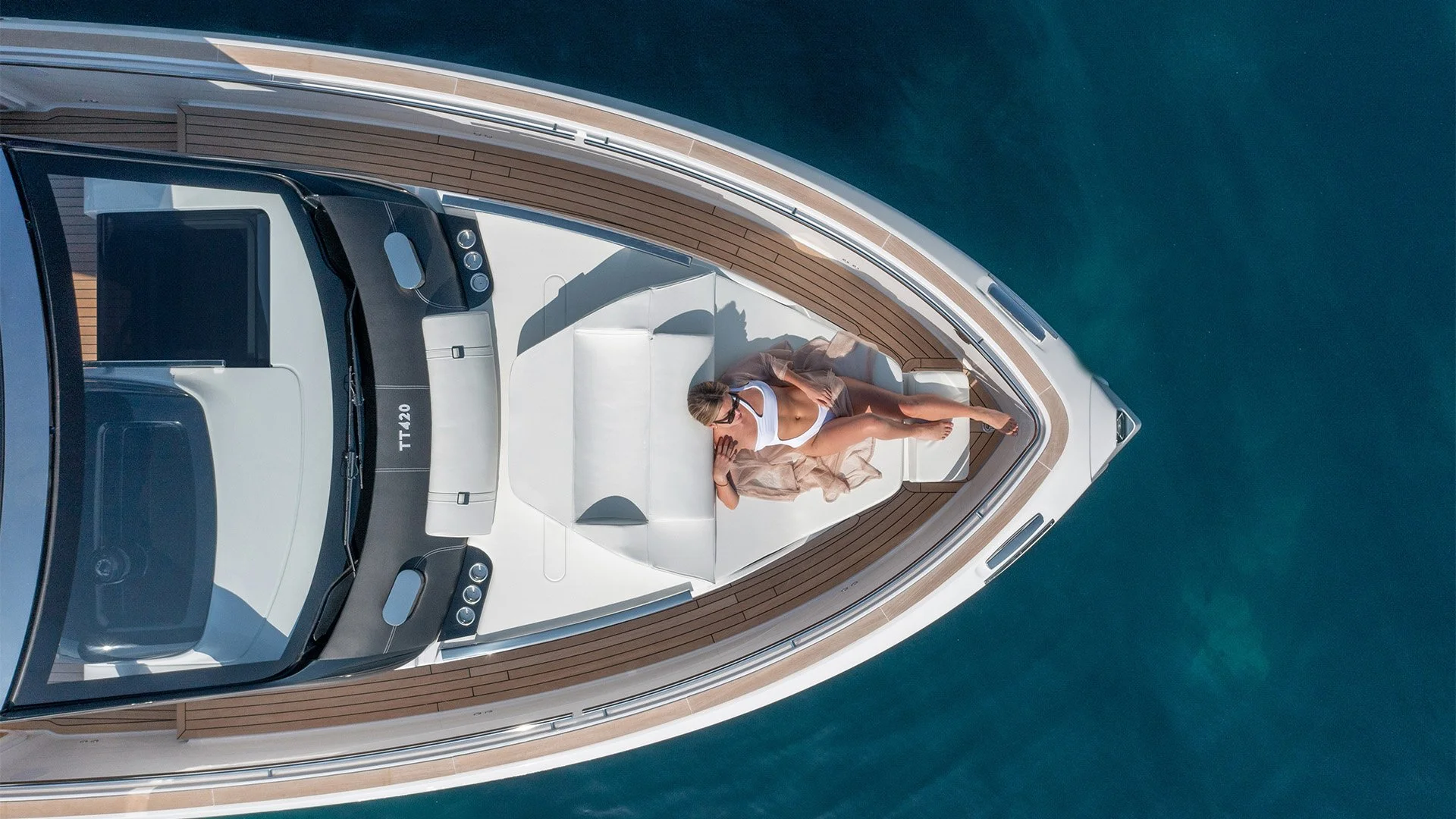 Why Choose a Luxury Motor Yacht Charter?