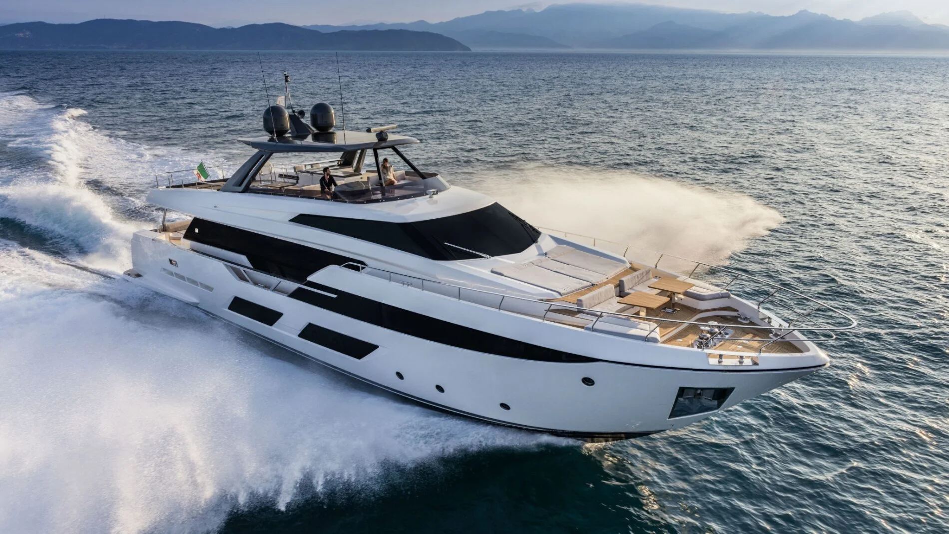 PREMIUM YACHT CLASSES